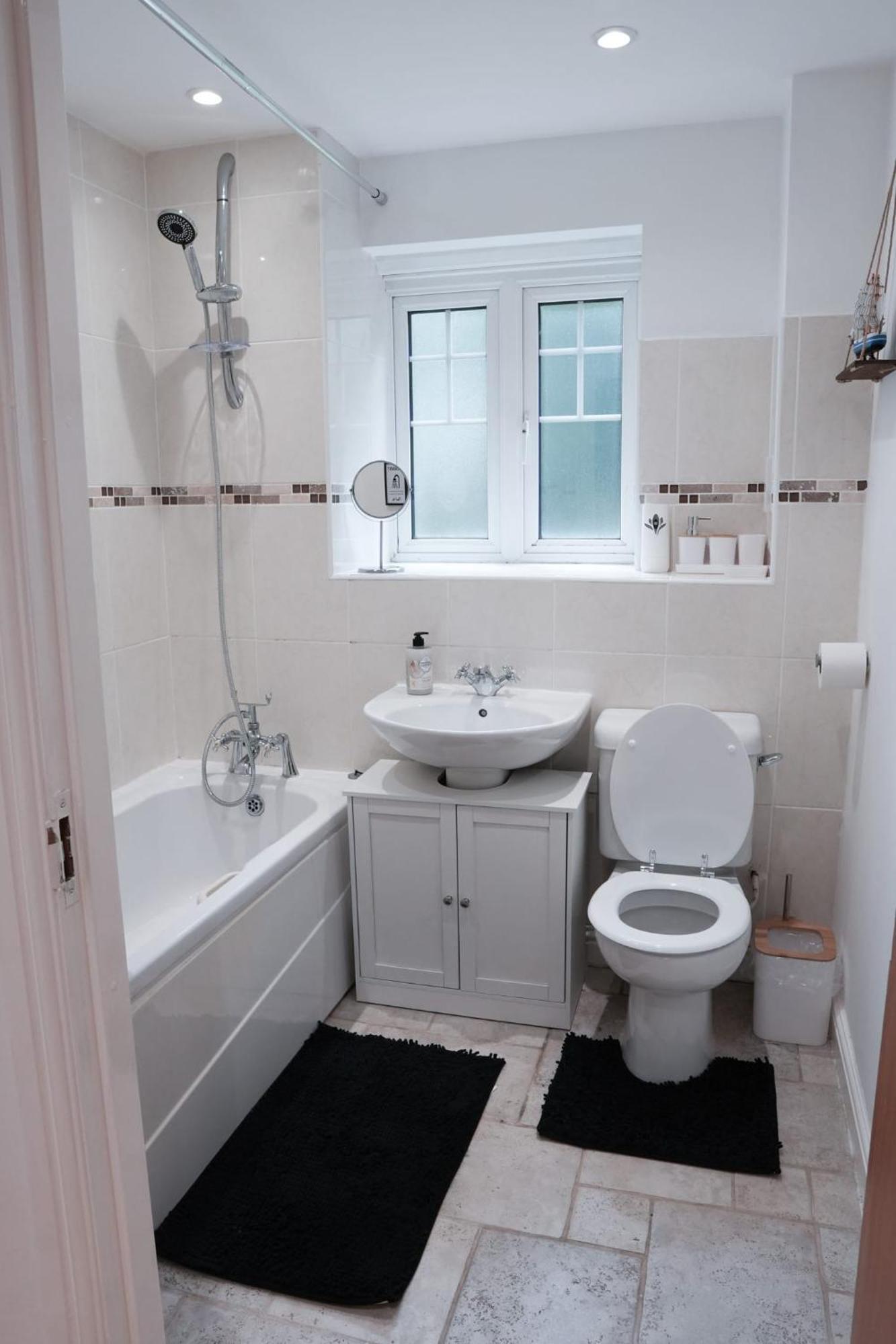 Whole 2-Bed Apartment - Contractors, Professionals, Ulez Free, Free Parking, B'Ham City 10Mins Birmingham Buitenkant foto